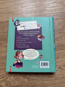 Kniha- Příručka pro moderní holky - 2