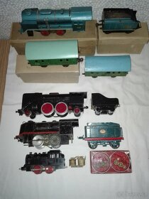 Parní lokomotivy 4 ks, tendrů 2 ks a vagónů 2 ks - 2