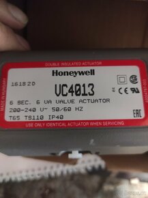 Třícestný ventil se servopohonem Honeywell - 2