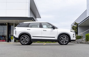 JAECOO J7 Exclusive AWD barva Khaki bílá - 2