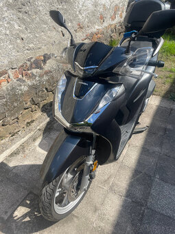 Honda SH125, rok 2021, původ ČR, 2. majitel - 2