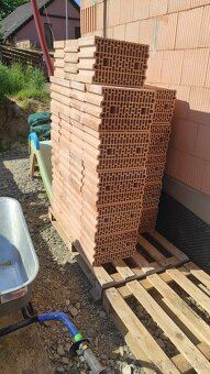 Cihla Heluz uni 25 P12,5 broušená – 375 × 250 × 249 mm - 2