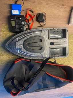 Prodám zavážecí lodičku flytec v700 s GPS - 2