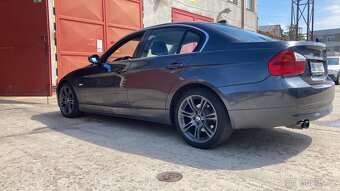 Prodám BMW e90 325i - 2