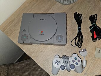 Sony Playstation 1 s čipem v hezkém stavu - 2