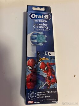 NOVÝ zubní kartáček ORAL B Junior Smart + 4x hlavice - 2