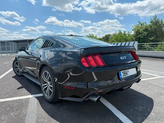 Ford mustang 5,0 GT manuál 2016 - 2