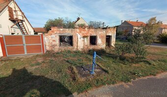 Stavební pozemek, rodinný dům k demolici - 2