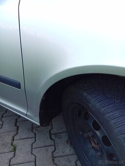 Prodám blatníky na škoda Octavia 2 , stříbrná metalíza. - 2