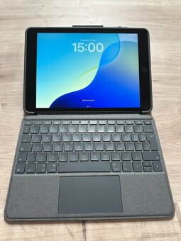 iPad 9. generace + Apple Pencil + Logitech klávesnice - 2
