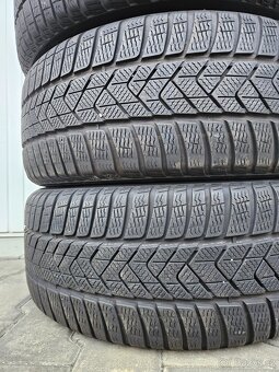 Zimní Pirelli 245/45/18 - 2