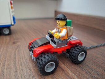Mobilní velitelské centrum, LEGO CITY 60139 - 2