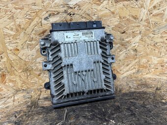 ŘÍDICÍ JEDNOTKA MOTORU JAGUAR XF 2.7D 8X2Q-12A650-KAE - 2