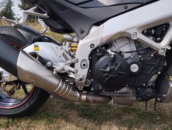 Aprilia Tuono V4 - 2