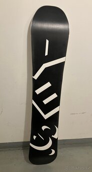 Snowboard značky YES 155cm - 2