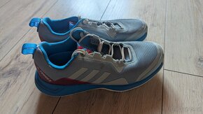 Obuv zn. Adidas vel. 38 - 2