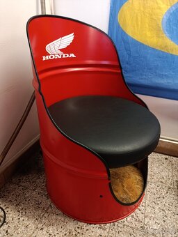 Garažový nábytek ze sudu Subaru Honda - 2