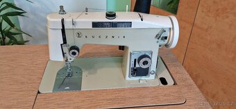šicí stroj Lucznik 438 ( elektrický pohon) - 2