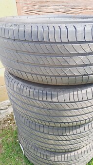 Letni pneu 235/50/R19 - 2