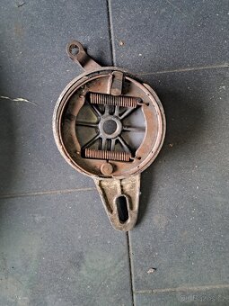 Čz 125 nebo 150 C brzdovy stit - 2