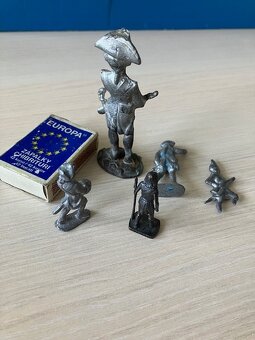 Cínoví vojáčci - 2