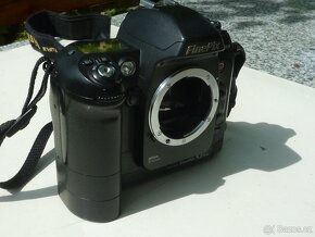 Digitálna zrkadlovka FUJI Finepix S2 Pro - NIKON F bajonet - 2