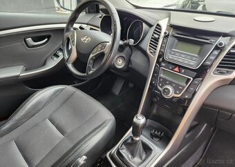 Hyundai i30 1.6-94kw-TOP VÝBAVA - 2