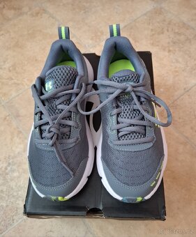 Dětské boty Under Armour vel.35,5 . - 2