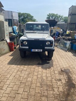 Land Rover Defender - 2