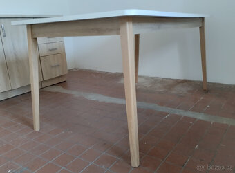 Rozkládací bílý jídelní stůl – 160/200×90 cm - 2