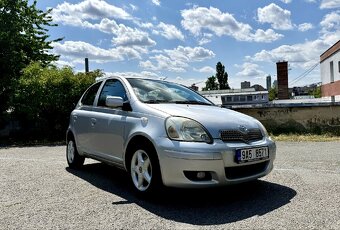 Toyota Yaris 1.3i 64kw AUTOMAT KLIMA - 2