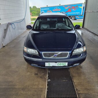 volvo v 70 - 2