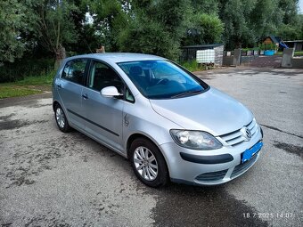 Rezervace - Golf 5 plus, rok 2005, 298 081 km, benzín - 2