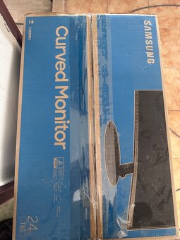 Samsung Curved Monitor 24" T55 - 2