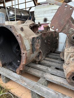 Díly na traktor - 2