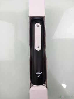 ORAL-B Series iO 3 elektrický zubní kartáček - 2