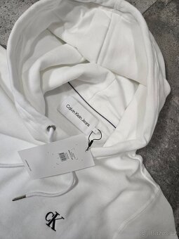 Nová bílá mikina Calvin Klein s kapucí, velikost XL. - 2