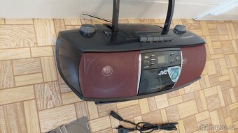 Rádio magnetofon JVC - 2
