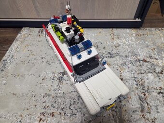 Lego Icons 10274 Ghostbusters Ecto-1 - 2