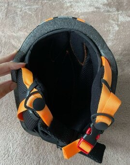 Dětská lyžařská helma vel. 52-56 - 2