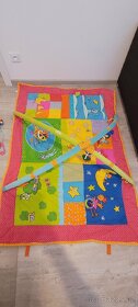 Dětská deka s hrazdou Taf Toys 100x150 cm+hračky - 2