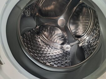 Pračka předem plněná Siemens extraklasse IQ890. - 2