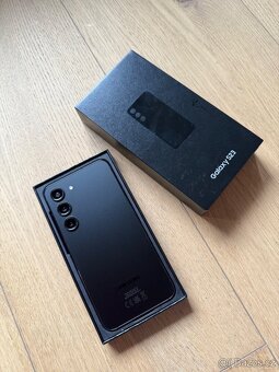 Samsung Galaxy S23 256GB černý - 2