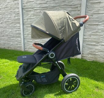 Sportovní kočárek PETITE&MARS Street +, Olive / TOP stav - 2