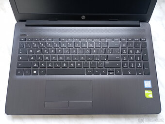 HP 15-JAKO NOVÝ-Herní core i5-12g ddr4-Full HD-1T hdd - 2
