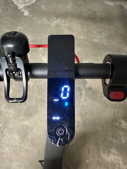 Elektrická koloběžka – Xiaomi Mi Electric Scooter (s vadou) - 2