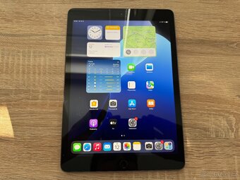 Apple iPad 10.2 (8. generace) 32GB WiFi Space Grey - 2