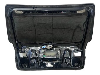 Páté dveře černá metalíza LZ9Y Audi A6 C7 4G avant r.v. 2018 - 2