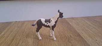 schleich pinto hříbě - 2