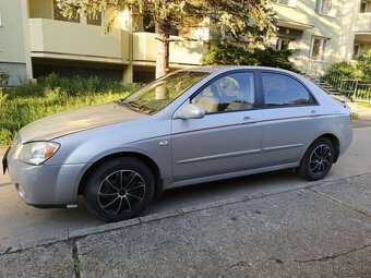 Kia Cerato 1.6 77kw 2004 Benzín - 2